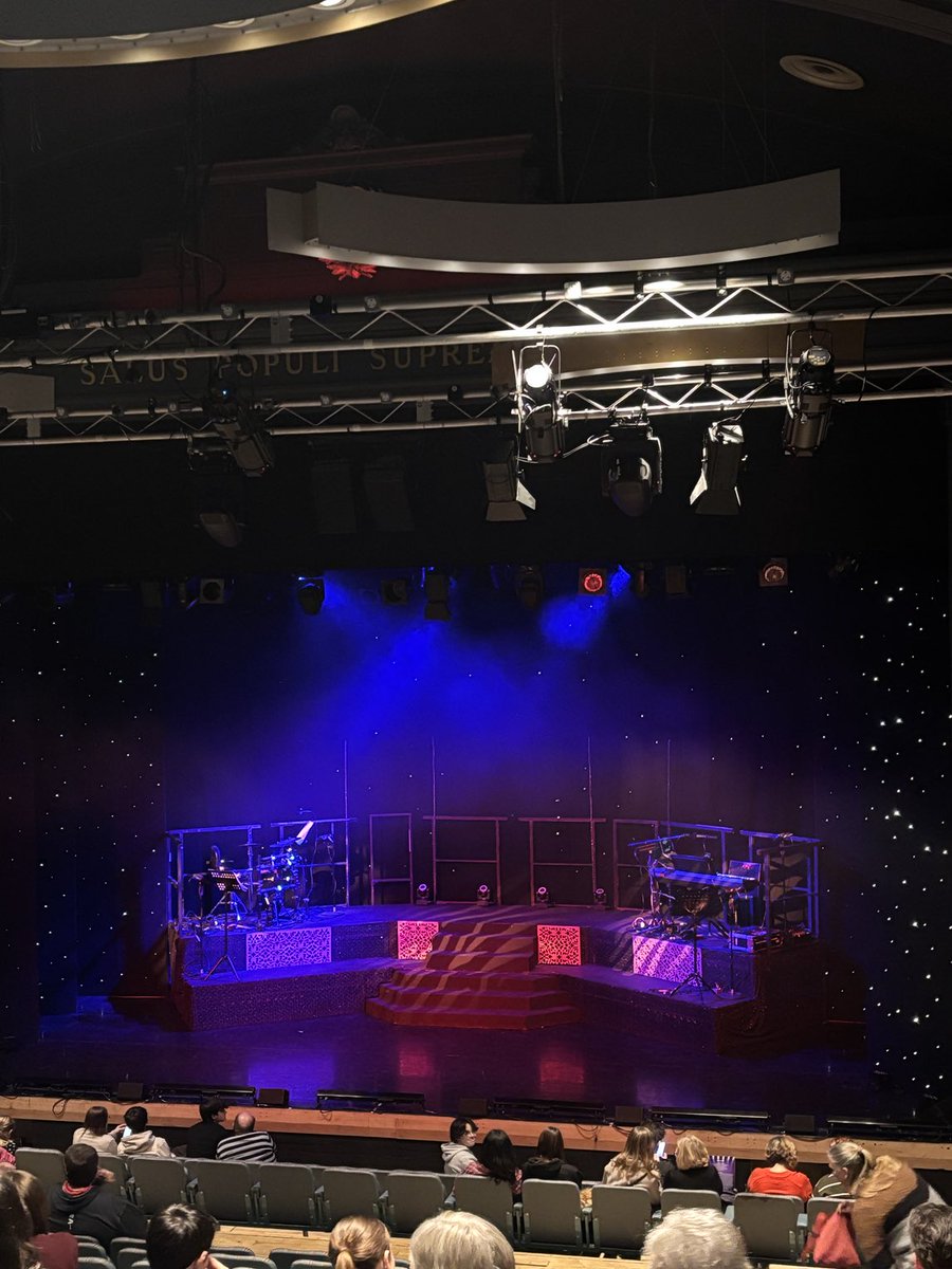 First performance of the year .. six #thepoint #proudmum 🎸