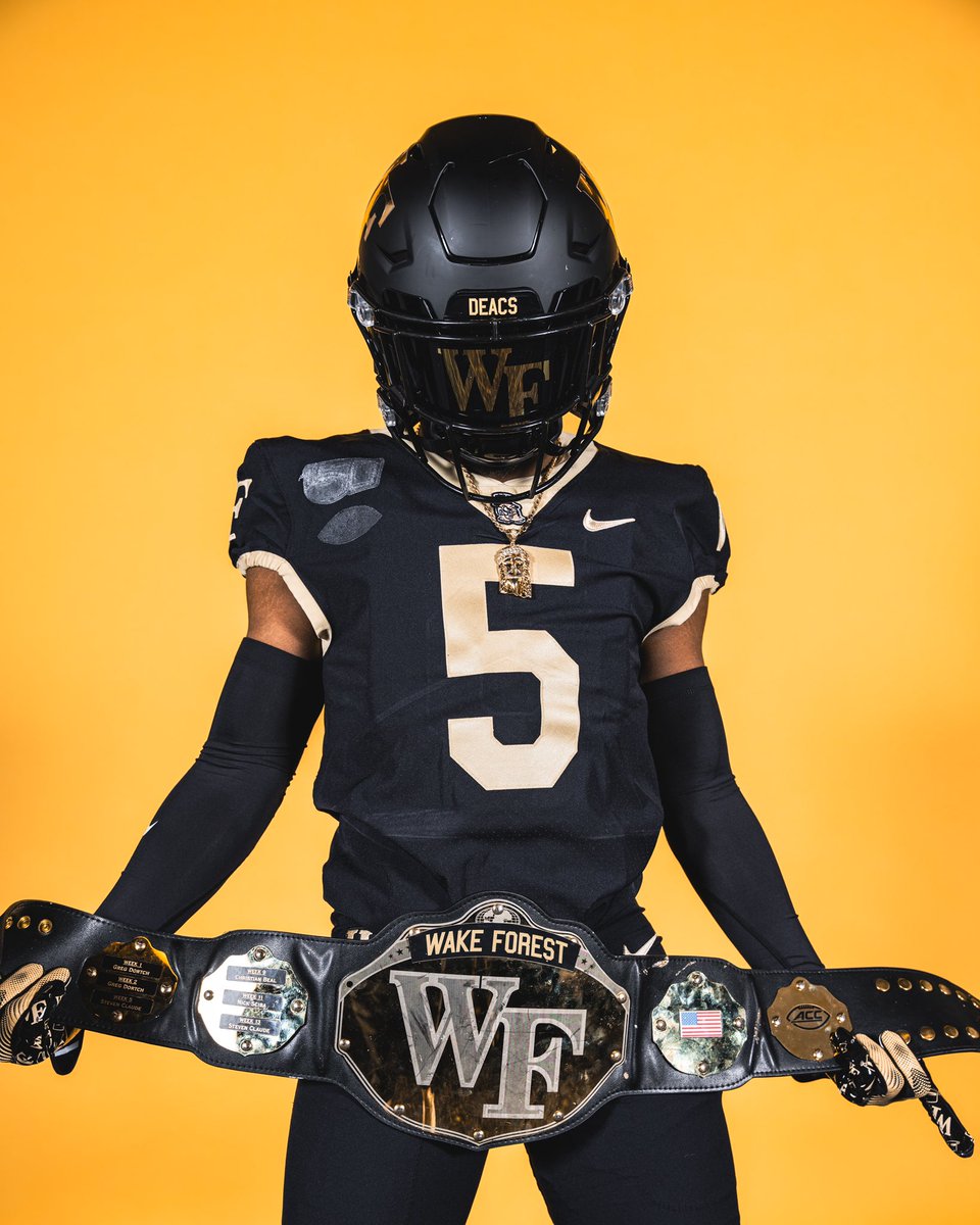 JamarSearcy's tweet photo. Deactown???🎩😎 
@PittHSFootball @CRamirez_PittHC @BrandonHuffman @GregBiggins #deactown #deacons https://t.co/Uf4zEz5TVO