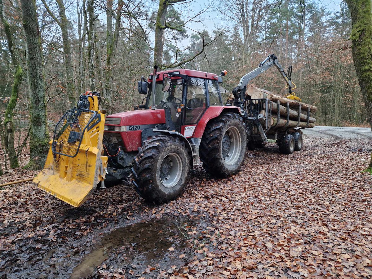 profiMagazin's tweet photo. Hier ist ein #Case IH Maxxum 5120 mit #Uniforest 65HFpro Seilwinde und #Trejon MF 950 Forstwagen vom Forstbetrieb Kellner zu sehen. https://t.co/G1DPpIj8rd