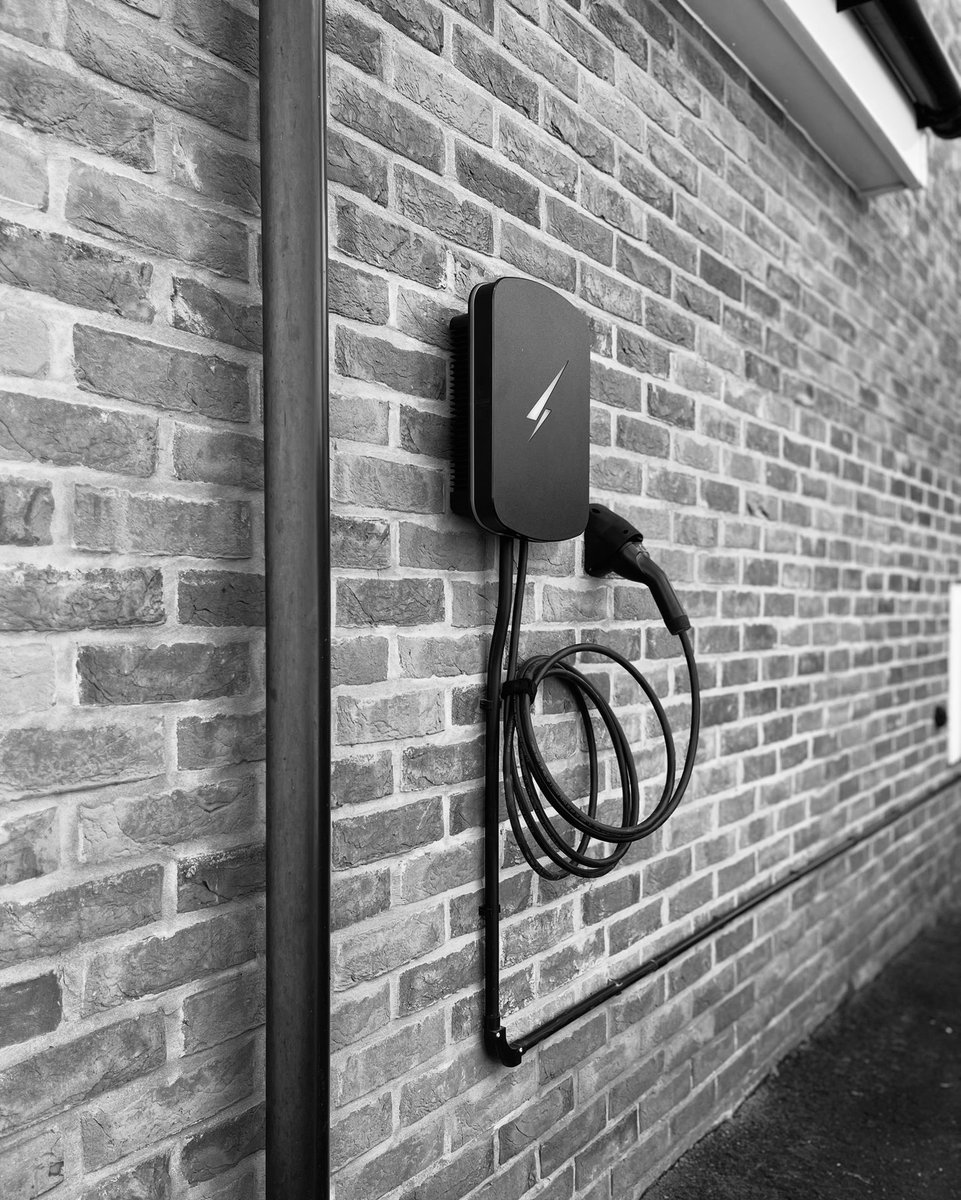 Say hello to the tethered Hypervolt Home 3 Pro. We’re trusted installers. We think it looks great, so we even uploaded a snazzy black and white shot of it too. (It’s what the cool people do…!) We’re NICEIC backed and OZEV approved. Get in touch!