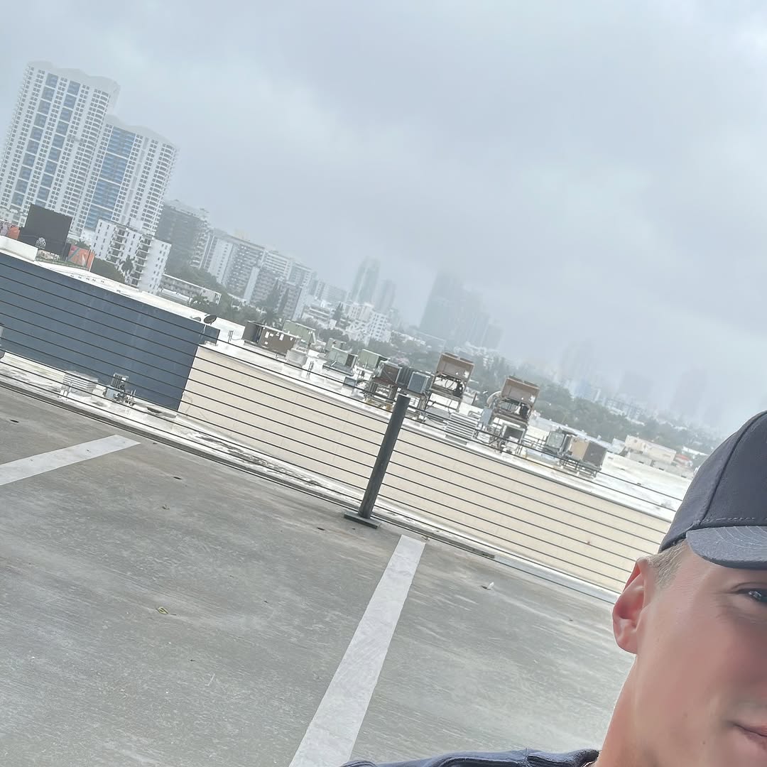 Asher4ester's tweet image. Take me back to Summer temps 🥶