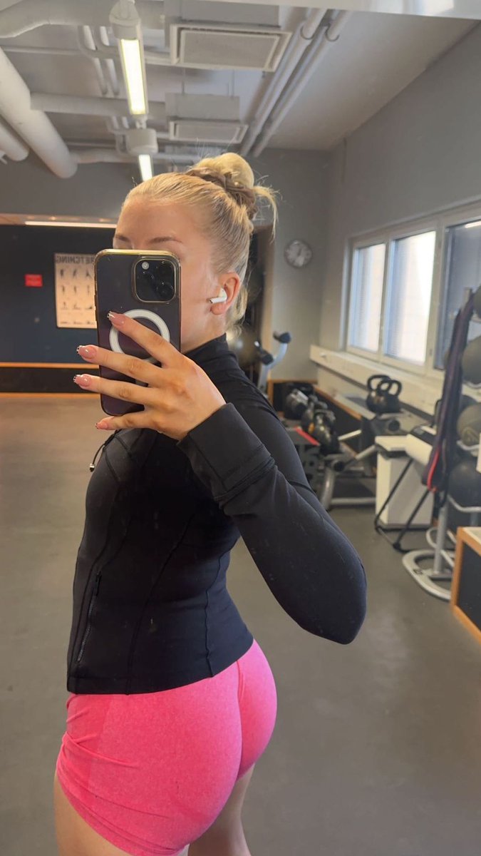 suomipupu's tweet photo. @nordgirls gorgeous 💖 https://t.co/SciCgurQfJ