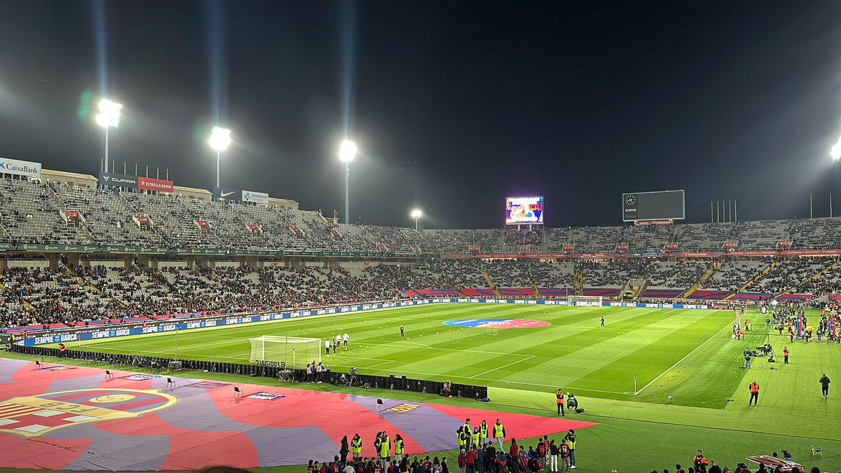 Minhalllll_'s tweet image. #ARRIVED but ferran starting 💔💔