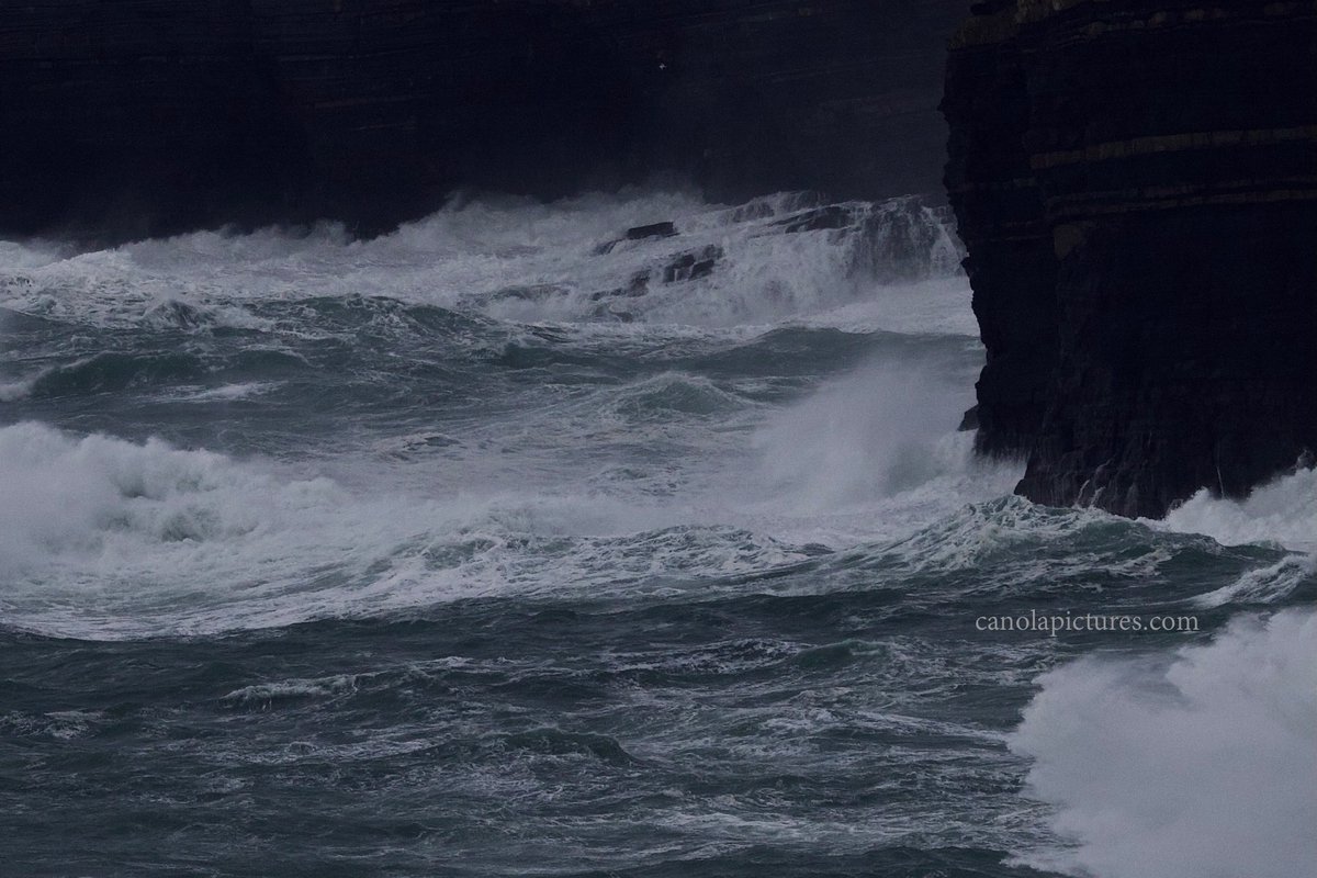 CanolaPictures's tweet photo. Wild at Kilkee Cliffs after #StormÉowyn 
#LoopHead #Clare #Ireland #Eire
#film #filmireland
#TiredEarth #DeGrowth #6ME
#RestoreNature #JustStopOil https://t.co/YfQp0ZMueC