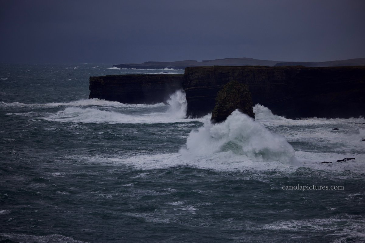 CanolaPictures's tweet photo. Wild at Kilkee Cliffs after #StormÉowyn 
#LoopHead #Clare #Ireland #Eire
#film #filmireland
#TiredEarth #DeGrowth #6ME
#RestoreNature #JustStopOil https://t.co/YfQp0ZMueC