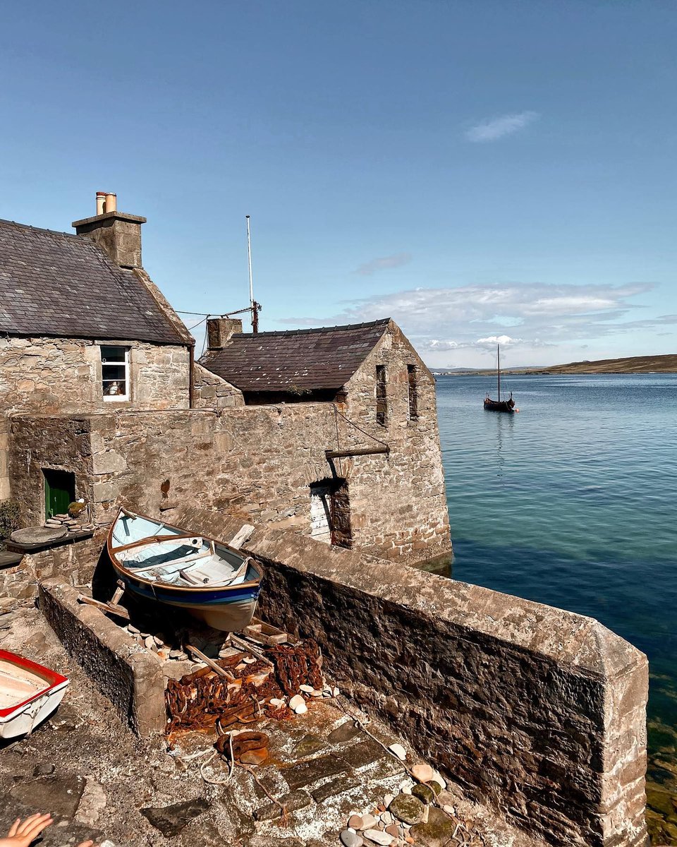 Do YOU recognise this iconic hoose in #Shetland? 👀📽️

📍 Lerwick, <a href="/PromoteShetland/">Promote Shetland</a> 📷 IG/shetland_islands_with_leah
