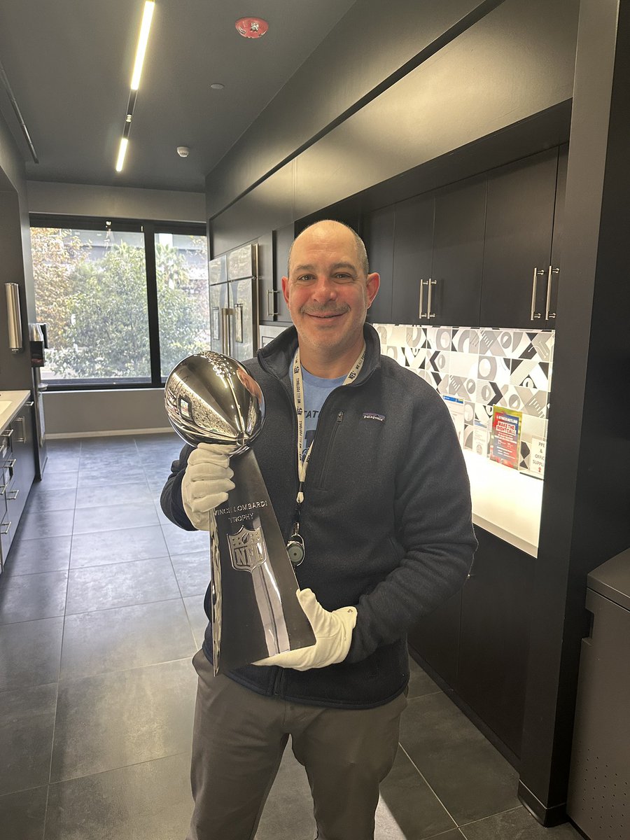 ScottSellz's tweet image. Championship Sunday….Lets go @VonMiller and #LetsGoBuffalo #FuKC