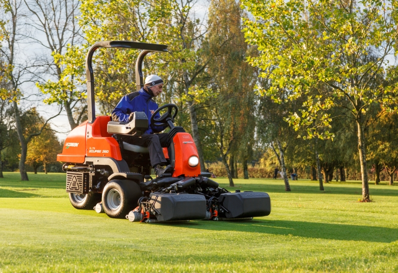 JacobsenTurf's tweet photo. Avoid hydraulic leaks ruining your greens with the Eclipse 360 ELiTE, the premier lithium-powered greens mower.
#Eclipse360 #GreensMower #TurfCare #Jacobsen https://t.co/f3NXdw85bJ