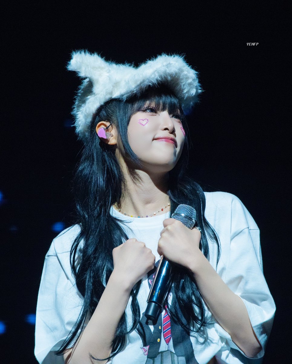 YENA_ENFP's tweet photo. 250126 YENA 1ST CONCERT <네모로부터 시작하는 이세계! 여행>   

#네모로부터시작하는이세계여행 #최예나 #예나 #YENA https://t.co/1wF0Z50o8c