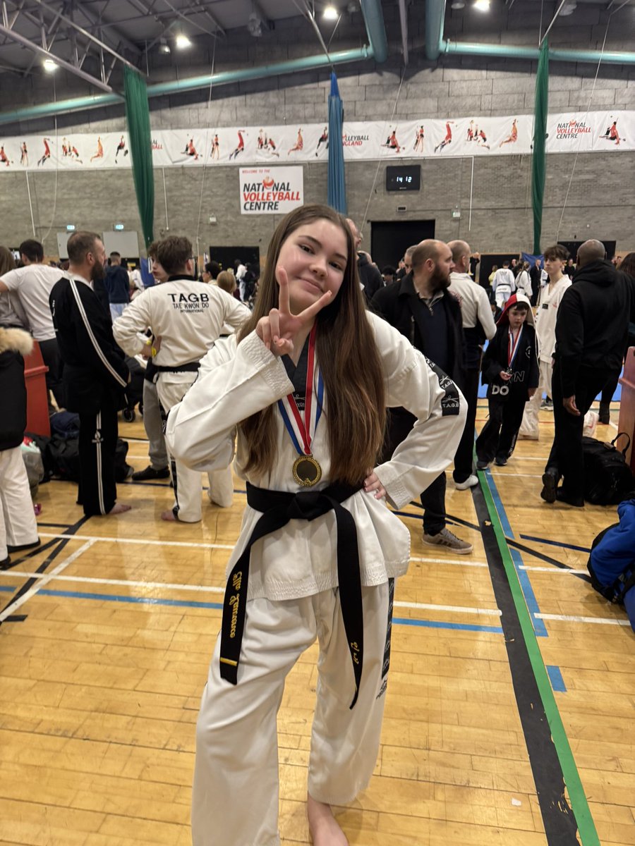 Loz7381's tweet photo. Sunday 26th Jan saw Ella and myself compete for @BCTaekwondo at the Midlands Championships and bring home 2 Golds and a Bronze. First competition of the year. @ArmySportASCB @DMS_MilMed @armymartialarts @KESlichfield_PE @keslichfield @_Royal_AMS https://t.co/JtbCy0T4Cm