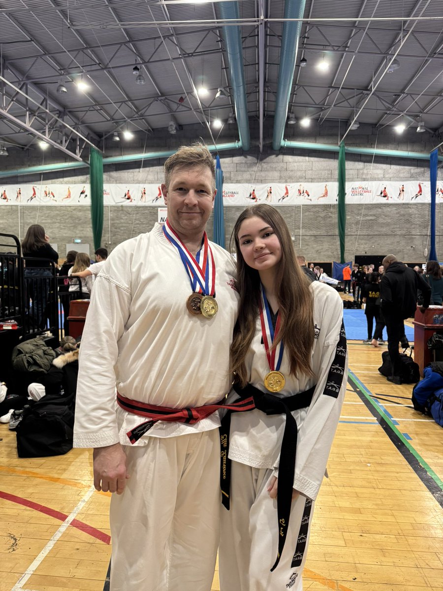 Loz7381's tweet photo. Sunday 26th Jan saw Ella and myself compete for @BCTaekwondo at the Midlands Championships and bring home 2 Golds and a Bronze. First competition of the year. @ArmySportASCB @DMS_MilMed @armymartialarts @KESlichfield_PE @keslichfield @_Royal_AMS https://t.co/JtbCy0T4Cm