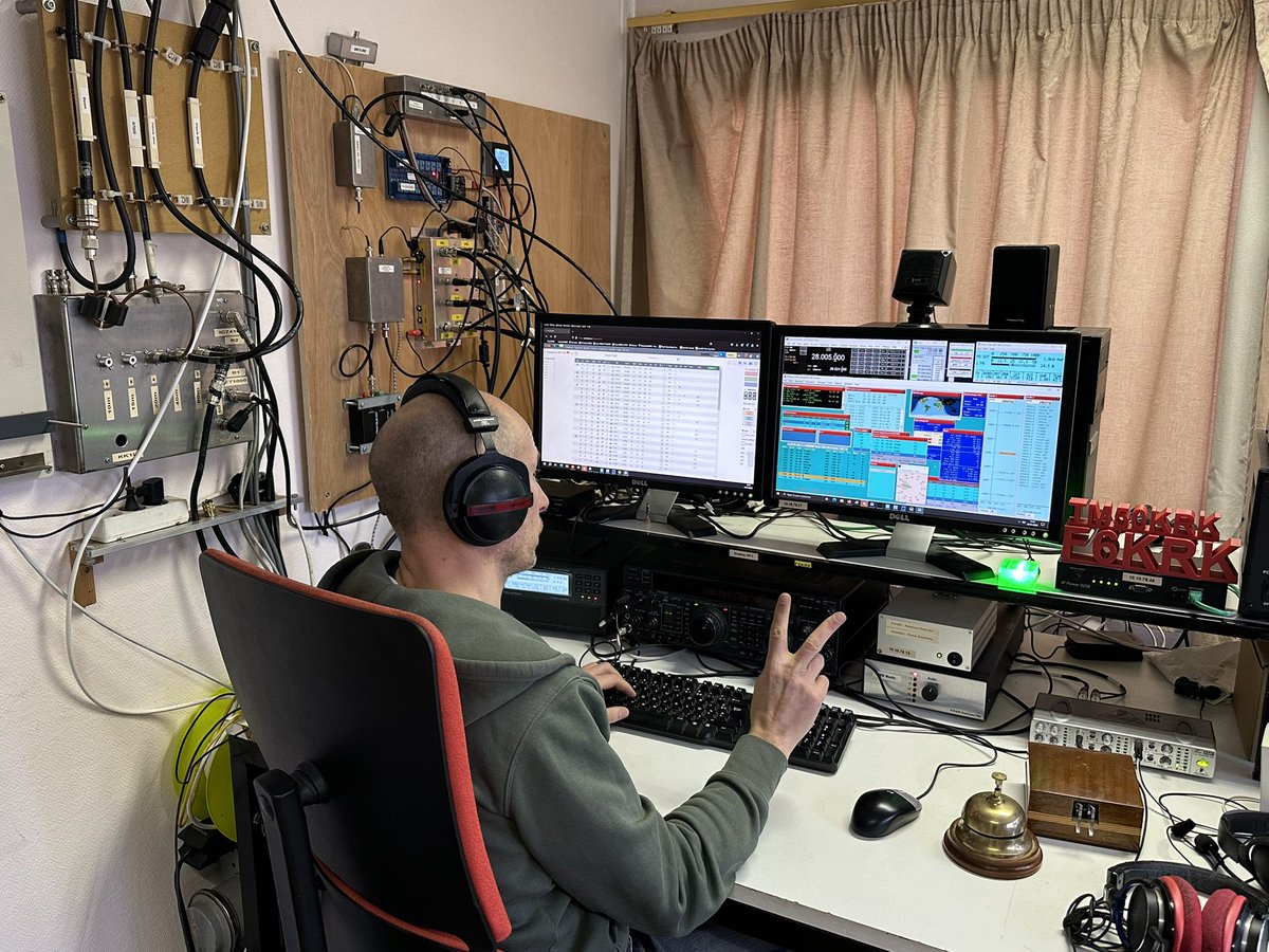 F6KRK's tweet photo. #FLASH NEWS# : F6KRK vient d’écraser son précédent record en terminant le championnat de France télégraphie avec 3,8Mpts. Merci à tous pour les 2000QSOs durant tout le week-end. RDV fin février pour la partie phonie du championnat. 73! https://t.co/z6h4OtViXY