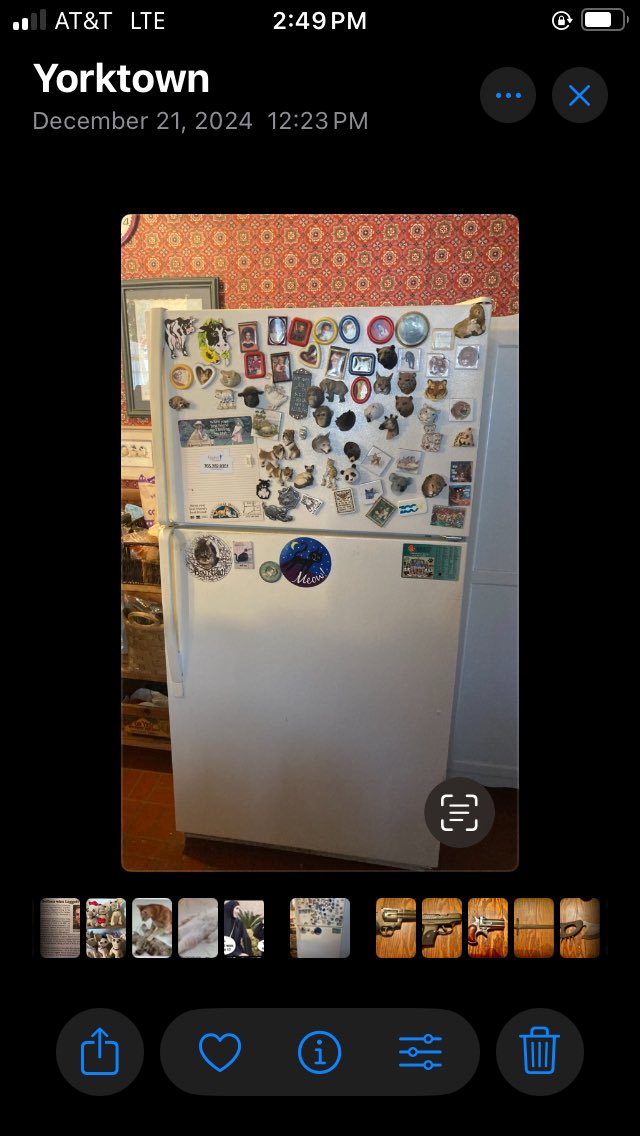 DoubleJay6808's tweet photo. @lippyent In my dad’s kitchen it’s this 51 year old Whirlpool bought at a Sears store in 1974. Still works perfectly and doesn’t make any weird noises https://t.co/Py3vDeheGa