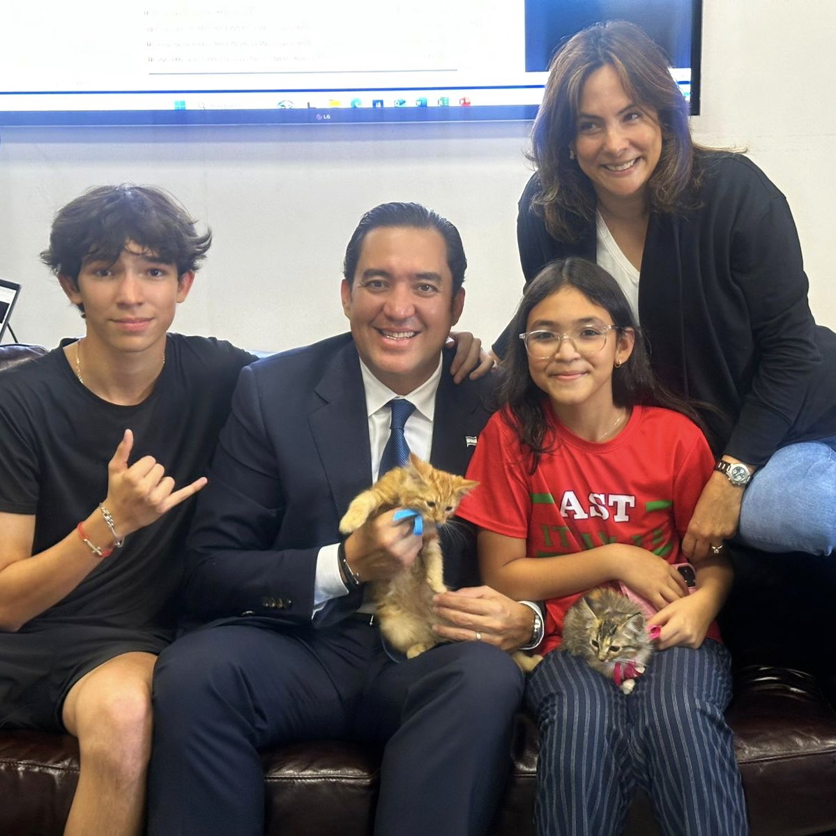 Hector Manuel Zelaya Castro tweet media