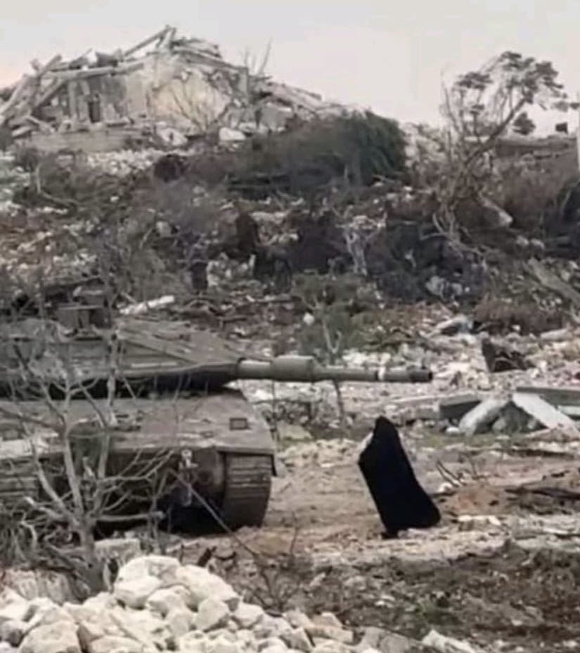 لأن للجنوب سواعد وتضحيات نسائه وأطفاله وشبابه.
ولأن الباطل وإن طالت جولاته فللحق ألف جولة وجولة.
ولأن لبنان سيجمعنا دائماً، تحية لكلّ جنوبيّة وجنوبيّ رفعوا تجذّرهم بأرضهم فعل محبة وإيمان.

#لبنان