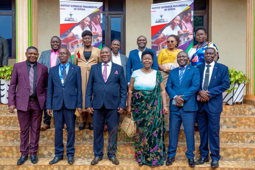 RTNBurundi's tweet photo. #Burundi: L'Institut Supérieur Paramédical de #Gitega #ISPG célèbre ses 10 ans d'existence! Au programme: remise des diplômes à la 8ᵉ promotion, ouverture solennelle de l'année académique 2024-2025 et le lancement du cycle de Master en Sciences de la Santé Publique. https://t.co/Q4hrCZBYpK