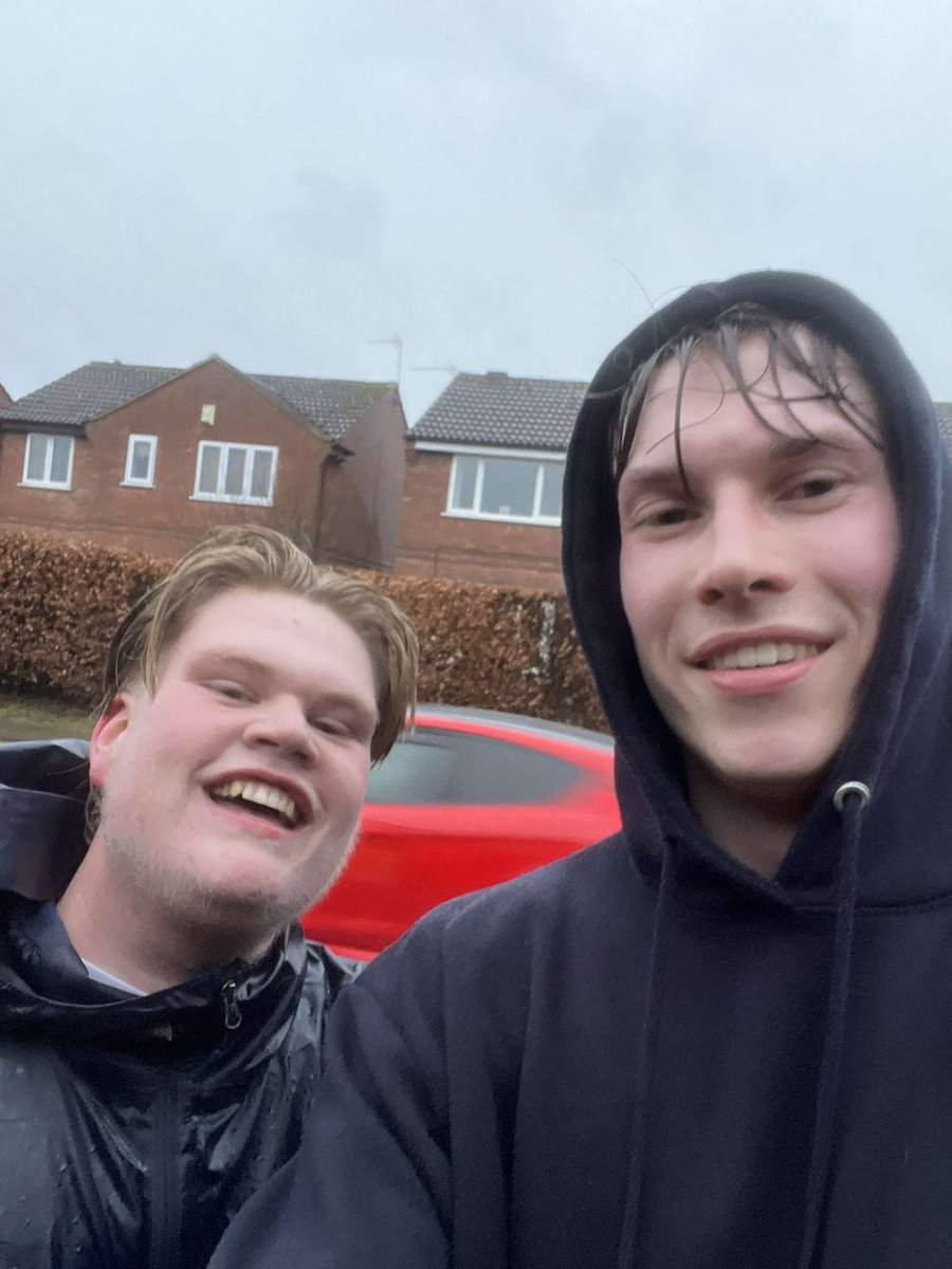 We have done it. Sub 1 hour 10KM ❤️

Back in April last year I attempted my first 5KM and it took 52 minutes. Fast forward to this afternoon and we have managed to get sub 1 10KM. Probably the toughest run I’ve faced but so grateful to have completed it. Huge thanks to my mate