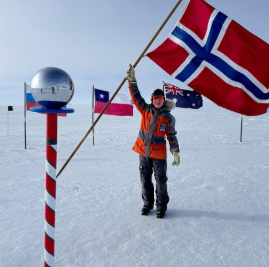 Late at night on 13th January 2025, an amazing record was broken.
Karen Kyllesø, a 21 year-old woman from Norway, became the youngest person to trek solo to the South Pole!