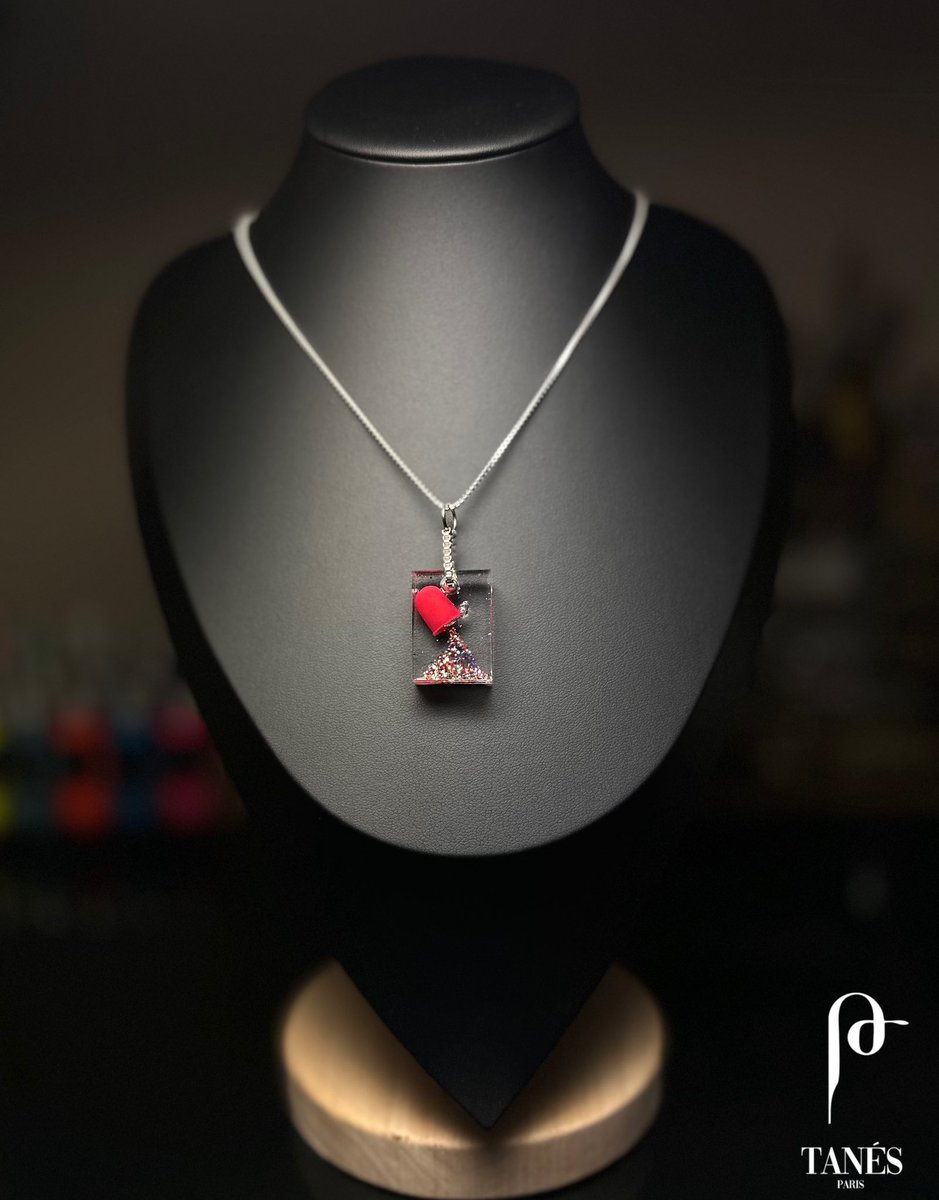 TanesParis's tweet photo. D.DREAM 💊🩺

« Ne rêve pas ta vie, Vis tes rêves…»

Disponible ici : https://t.co/l520tNB0k6

#bijoux #resinart #JewelryAddict #Jewelry #handmade #art https://t.co/hCAMWfC9Od