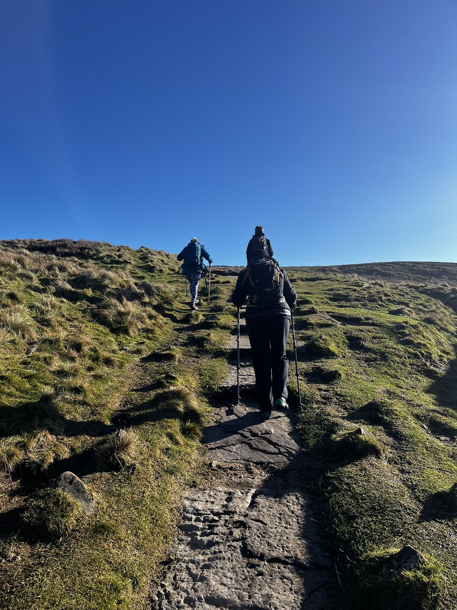 LauraMRollins's tweet photo. Great weekend bimbling in Buxton with the vegan crew 💚 https://t.co/D1djGRRLat