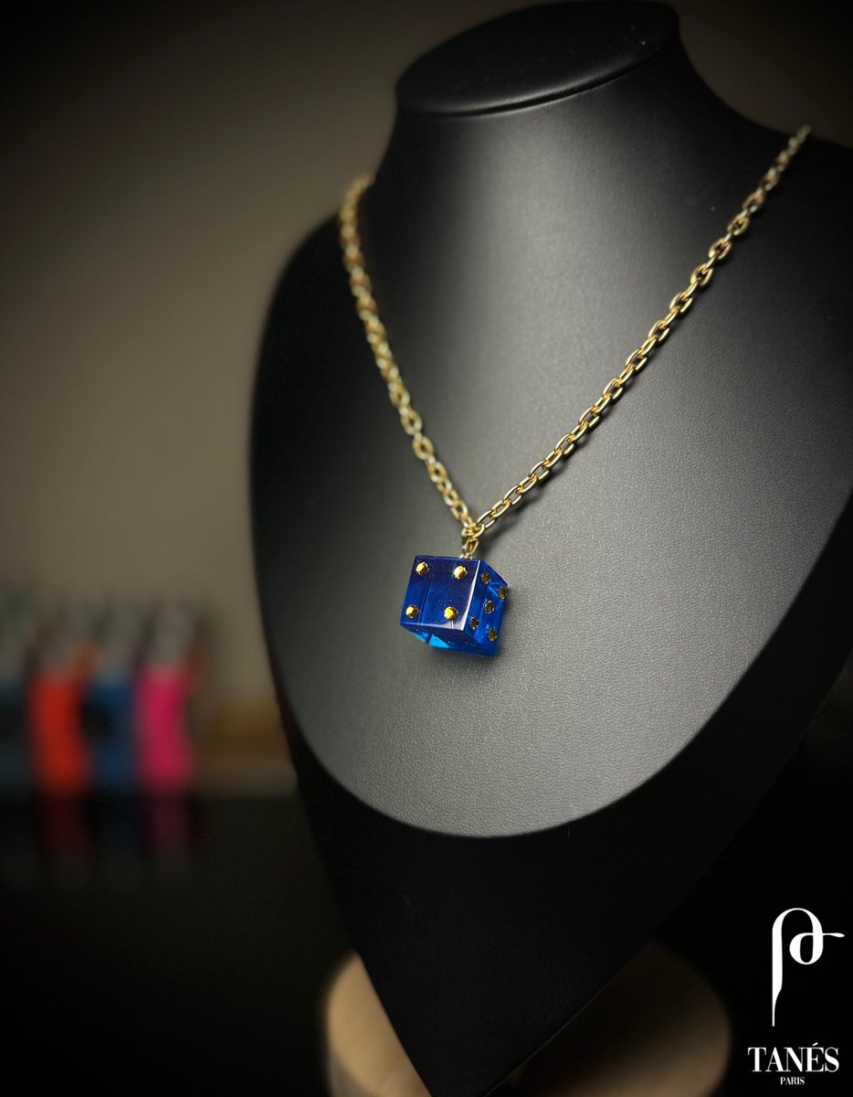 TanesParis's tweet photo. CUBA LE DÉS 🎲

« La vie est une chance, Saisis-la ! »

Disponible ici : https://t.co/l520tNB0k6

#bijoux #resinart #JewelryAddict #Jewelry #handmade #art https://t.co/EKQ0reH6Cc