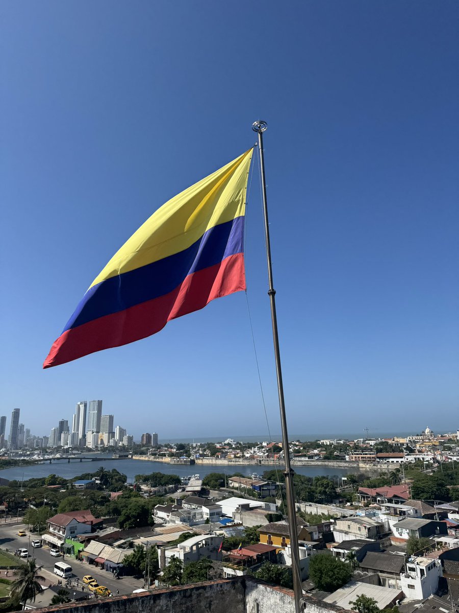 RubenZav_19's tweet photo. Sin duda, Colombia tiene algo que te enamora 🧡🇨🇴 https://t.co/bXgWKaGiBq