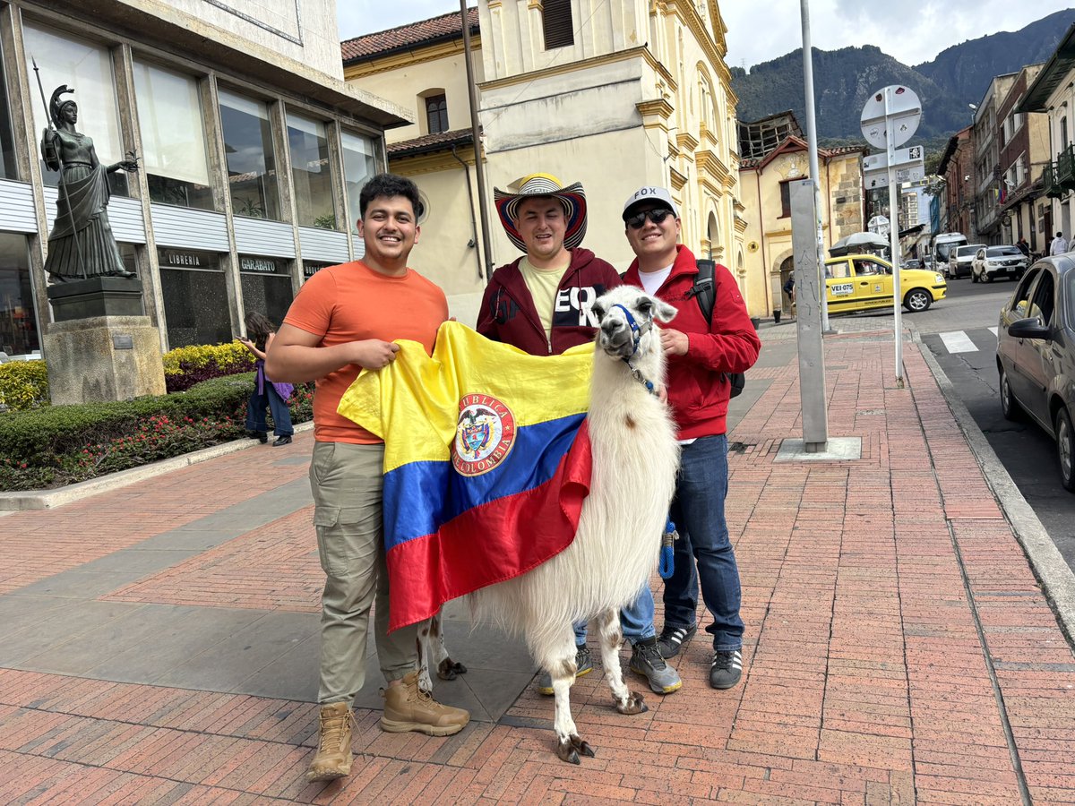 RubenZav_19's tweet photo. Sin duda, Colombia tiene algo que te enamora 🧡🇨🇴 https://t.co/bXgWKaGiBq