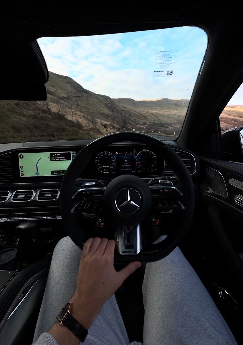 CEO_Wizzy's tweet image. Rich off meme coins 💰