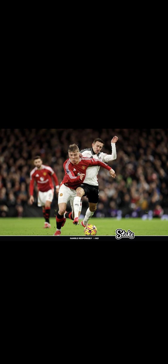 I’m not sure if Rasmus Hojlund is playing football or Sumo wrestling😒