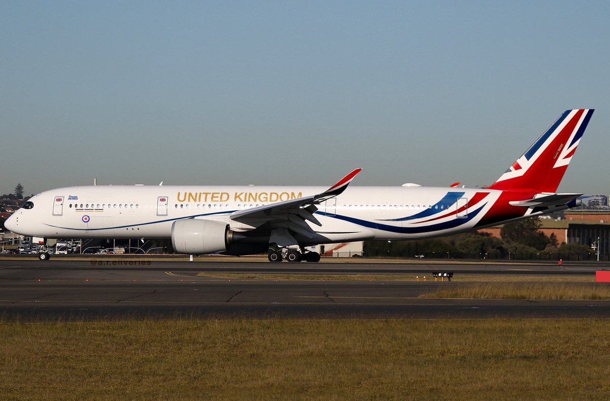 ELiveries's tweet photo. UNITED KINGDOM AIRFORCE A350-900 🥰🥰

#planes #aviation #planesofinstagram #planegeek #ig_airplane #ig_aviation_group #avnerd #a350xwb #a350lovers #a350 #igaviationcontest #a350lovers #skiesmag #airbus350xwb #AirForce https://t.co/YfAqJtomfW