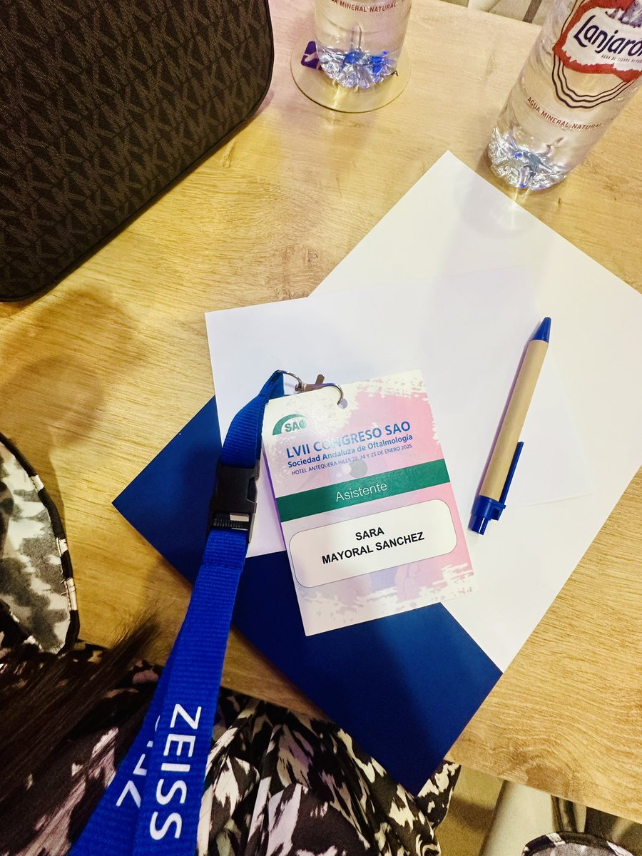 SaraMS__97's tweet photo. Esta semana hemos asistido al LVII congreso @SAOoftalmologia en Antequera con la participación del @HUPMCadiz en varios simposios patrocinados por #Zeiss #Roche #Alcon 
Jornada de convivencia y aprendizaje 👁️ https://t.co/VAejjBbucS