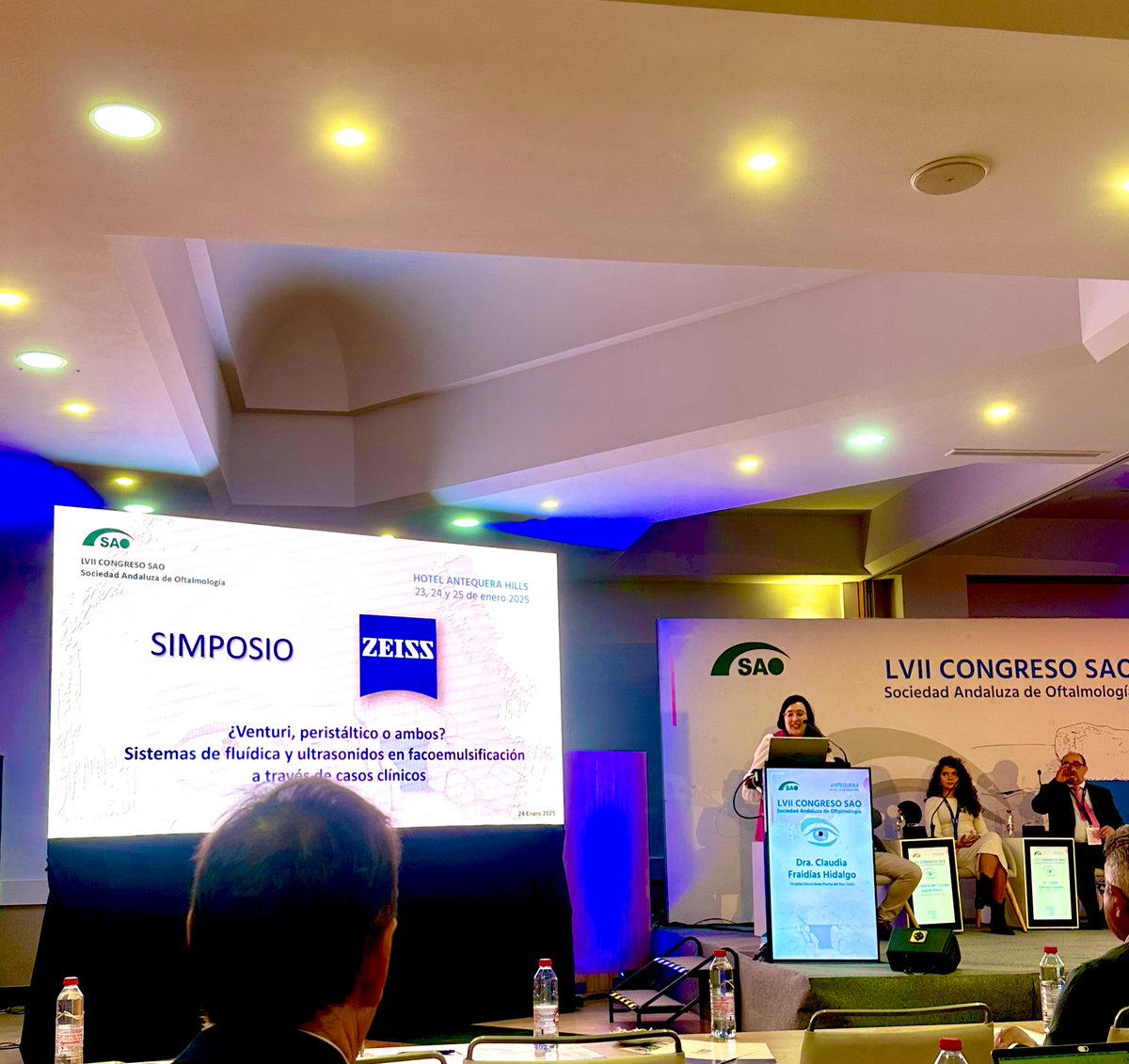 SaraMS__97's tweet photo. Esta semana hemos asistido al LVII congreso @SAOoftalmologia en Antequera con la participación del @HUPMCadiz en varios simposios patrocinados por #Zeiss #Roche #Alcon 
Jornada de convivencia y aprendizaje 👁️ https://t.co/VAejjBbucS