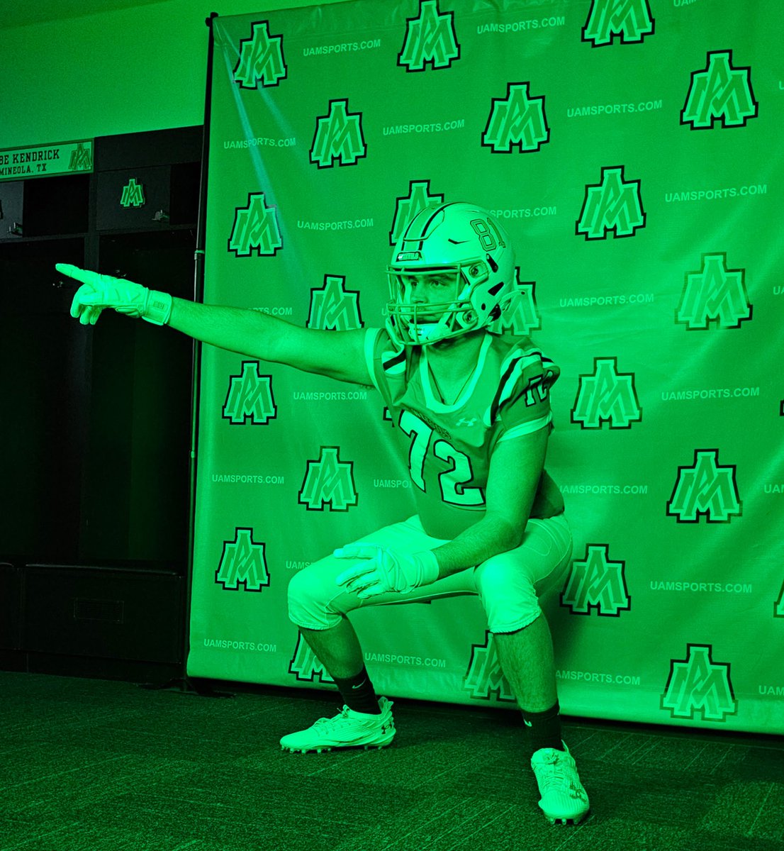 After a great official visit and conversation with @CoachPruitt_UAM and <a href="/coachjweevils/">Hud Jackson</a> I am blessed to receive an official offer from <a href="/WeevilFootball/">UAM Football</a> #goweevils <a href="/CoachBemberg/">Clay Bemberg</a> <a href="/LonokeFootball/">Jackrabbit Football</a>