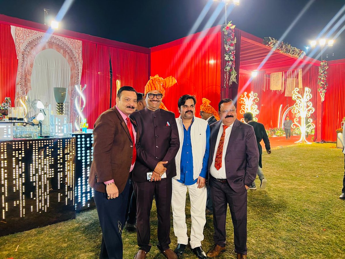 nizamuddinco's tweet photo. *व्यापार मंडल के जिला अध्यक्ष प्रदीप जैन के भाई श्री पंकज जैन के सुपुत्र CA Vedant Jain का शुभ विवाह आज 26 January 2025 रविवार को लखनऊ Anandi Magic water park लखनऊ कानपुर रोड मे शिरकत करते हुए* @yadavakhilesh @dimpleyadav @proframgopalya1 @samajwadiparty @MediaCellSP https://t.co/7dCbvw67sy