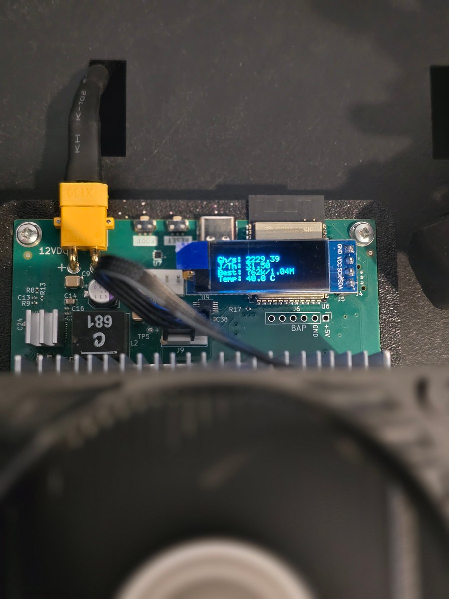 bitjordy's tweet photo. In all its hex glory, the new miner came. #bitaxehex #bitaxe #bitaxesupra Thank you, @DCentralTech https://t.co/cXK2yjBzfn