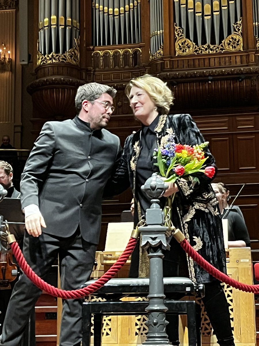 LyneBiewinga's tweet photo. Stunning performance by Dame Sarah Connolly singing opera aria’s by Händel with @ConcertgbOrkest 

🇳🇱❤️🇬🇧 https://t.co/VPToPLF8TO