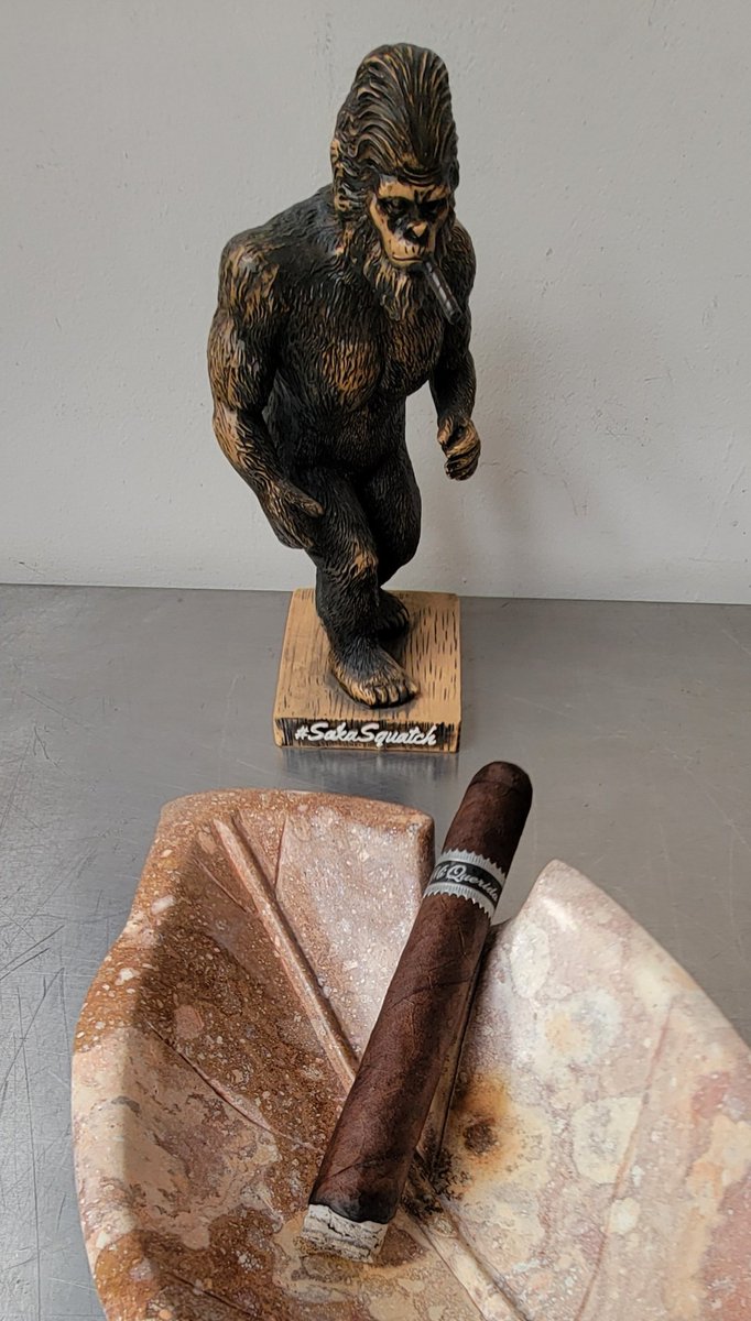 roadracer063's tweet photo. Steve Toth 🏰🏁 is smoking Mi Querida Black. Rated with thumbs up!. Posted in the group Sakasquatch Group-Dojo Edition https://t.co/ZKD5yyffdZ
Happy #sakasunday Dojoverse! #fridayeveryday ❤️🔥💨🏰😎🏁 https://t.co/zwWQ7fXJ0Y