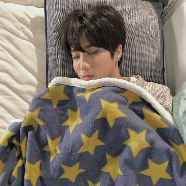 hansito7w7_'s tweet photo. ⠀‧ ˚₊⋅ busco mutis ‧₊˚ ⋅ 
ㅤ( ㅤ #kpoptwt ㅤ      #stantwt ㅤ)
　ㅤㅤ            ✧  she | 🇦🇷

ㅤ⊹ㅤults: skz [only STAY]

 no importa el fandom mientras no rebajen a mis favs :33

♡ + ↻ = mutis 4ever https://t.co/XEVOdyI9E7