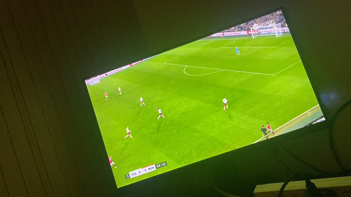 Someone let united and Fulham know this ain’t a pre-season friendly 🤣 #manutdvsfulham