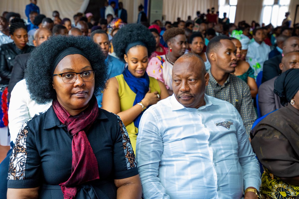 RTNBurundi's tweet photo. @Gitega Selon le DG de l'#ISPG, cet institut cherche à promouvoir le bien-être social via une formation universitaire renforcée et une recherche appliquée. Sa mission principale : former des cadres compétents pour répondre aux besoins de la communauté. https://t.co/Vu8rlaKAdz