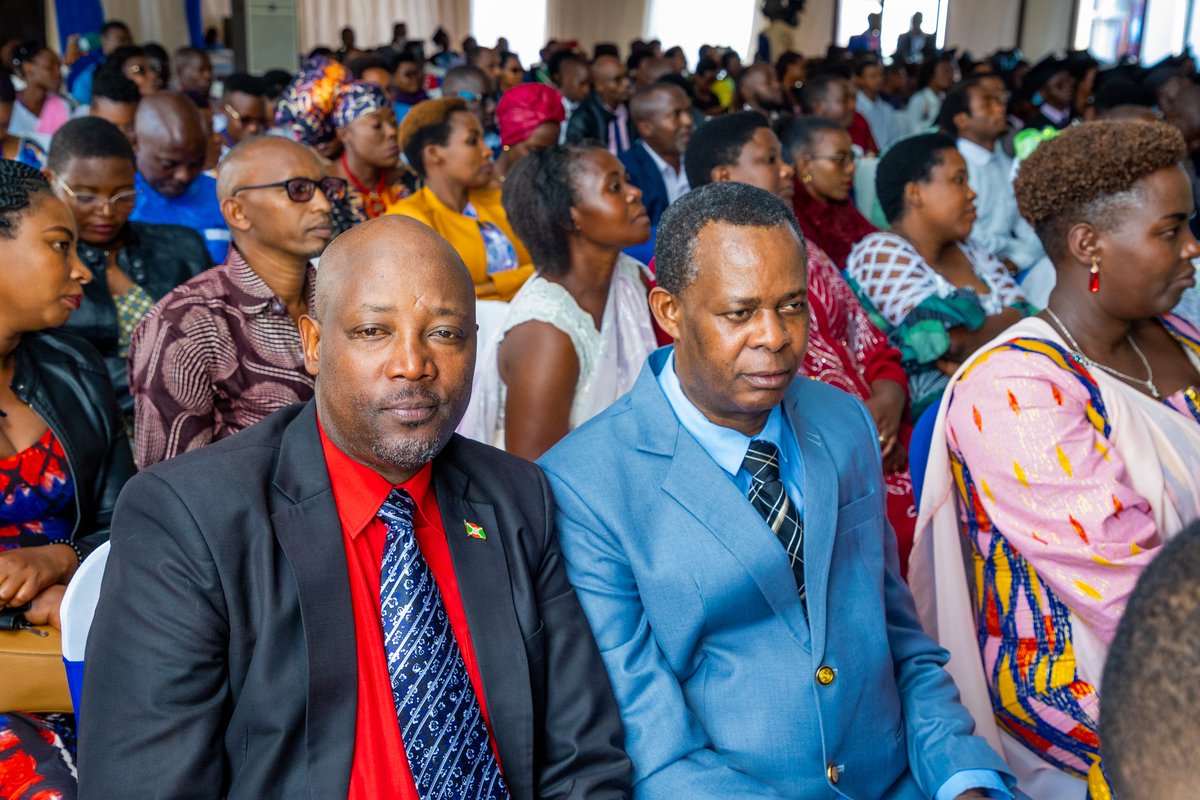 RTNBurundi's tweet photo. @Gitega Selon le DG de l'#ISPG, cet institut cherche à promouvoir le bien-être social via une formation universitaire renforcée et une recherche appliquée. Sa mission principale : former des cadres compétents pour répondre aux besoins de la communauté. https://t.co/Vu8rlaKAdz