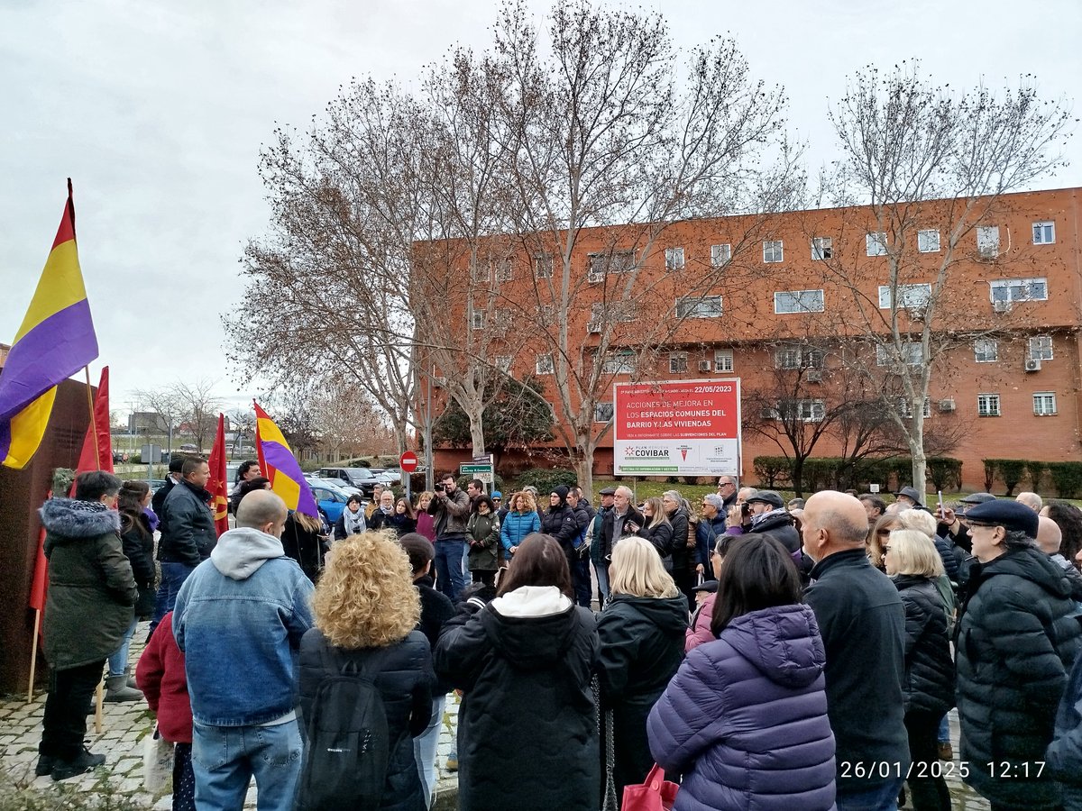 PCERivas's tweet photo. Hoy, como cada año, volvemos a homenajear a nuestro héroes. Los héroes de la clase trabajadora, vilmente asesinados por los fascistas ¡Fascistas que quieren volver y a los cuales, volveremos a parar! https://t.co/tXgkJTHhbv
