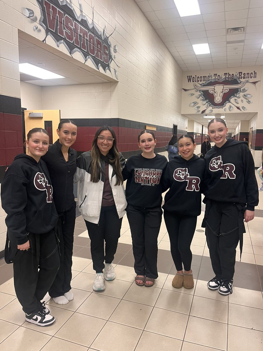 CoachTeran_'s tweet photo. Absolutely loved showoffs and supporting my students!! The best dancers there are!! It was truly a sight to see! Way to go Ms. Suey 🙌🏼✨ @LonghornDance @CoachADutch @pinkpatterson 

#WeAreGR https://t.co/qAdIS7PP1b