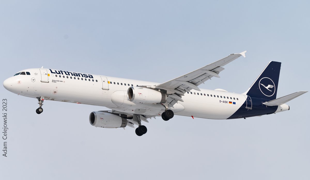 AdasAviation's tweet photo. ✈️: Airbus A321-231 D-AISK
📅: 10.02.2023
📌: Kraków Balice Airport

#Aviation #AvGeek #Photography #photooftheday https://t.co/rn1pOe2HSS