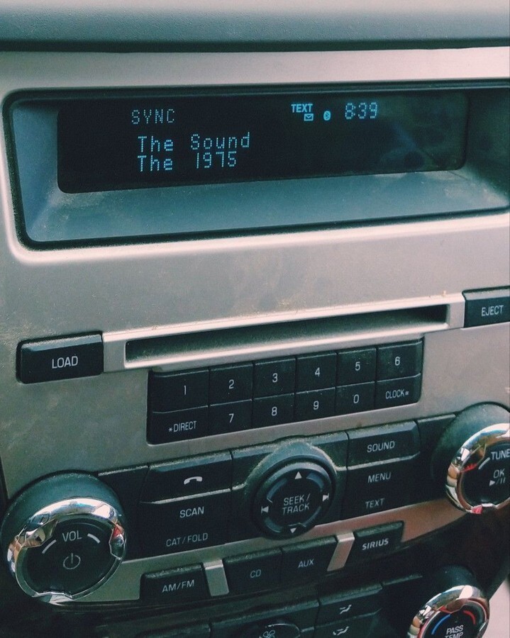 the1975_picture's tweet photo. https://t.co/4Z1LiUlXER