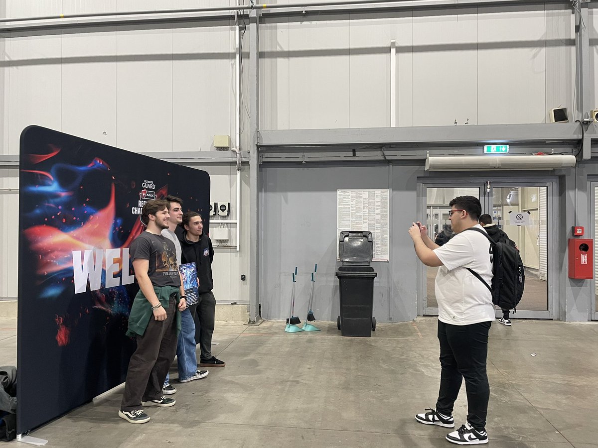 Grande <a href="/FerMTG_2/">Fernando Palmero García</a> , qué buenas fotos sacas a tus fans… humildat!