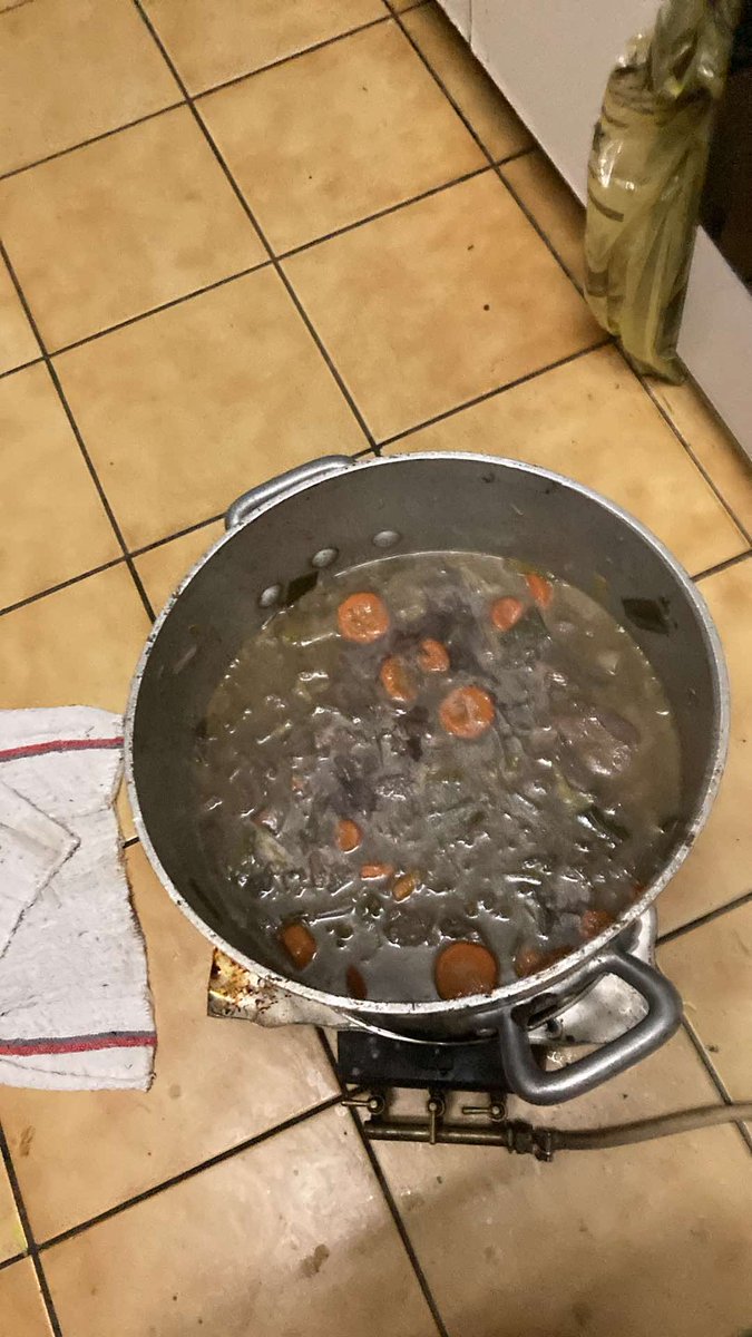 ADel875's tweet photo. 14 H de cuisson 🤣
#abbats #OhLaVache
Le 5 ème quartier panse et pieds
#FrAgTw https://t.co/96rBbhDAoI