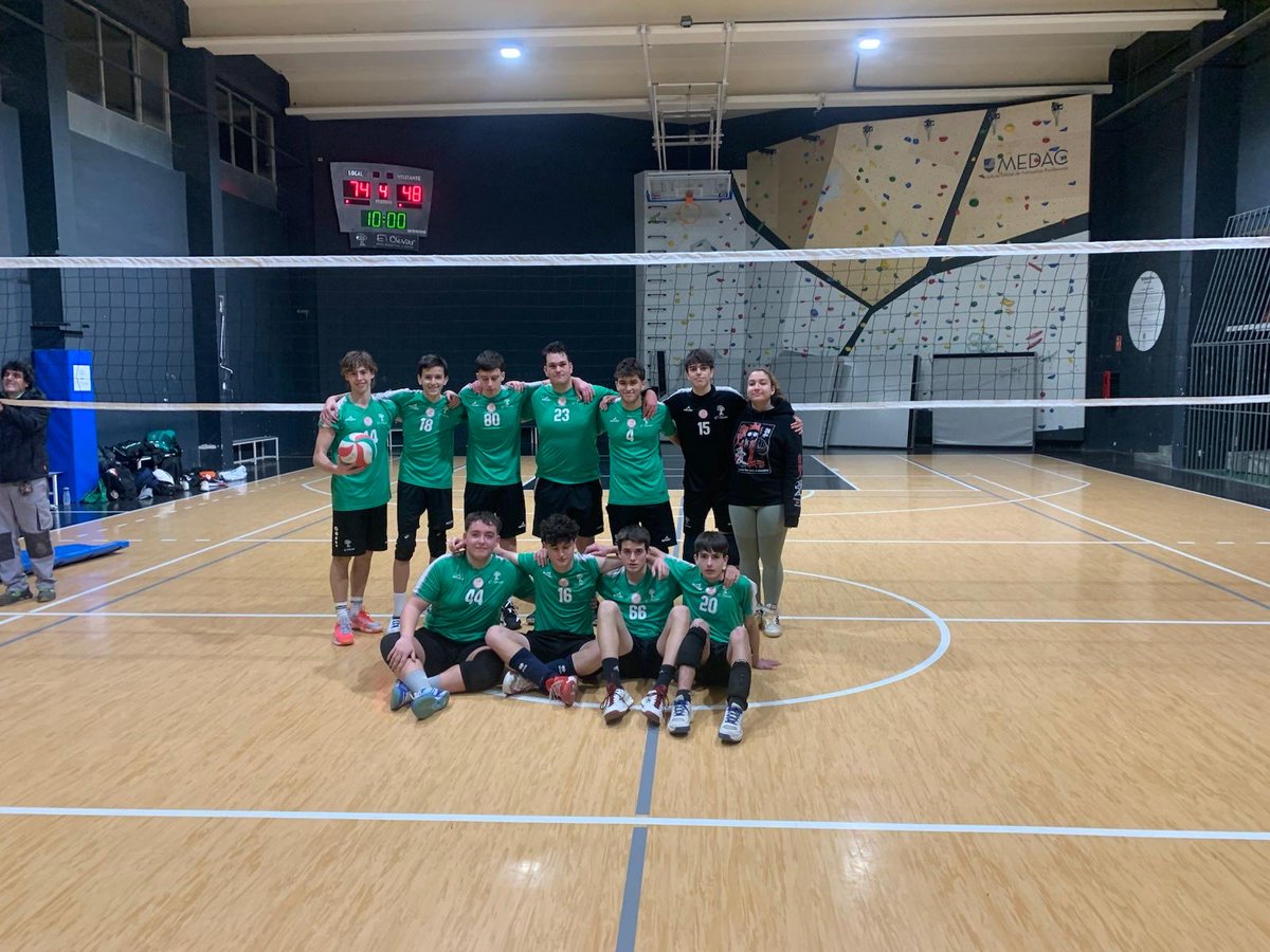 Bugo101Bugo's tweet photo. Victòria 3-2 ante bombarda , Partidazo ⁦@EM_ElOlivar⁩ https://t.co/chwyrmCuNw