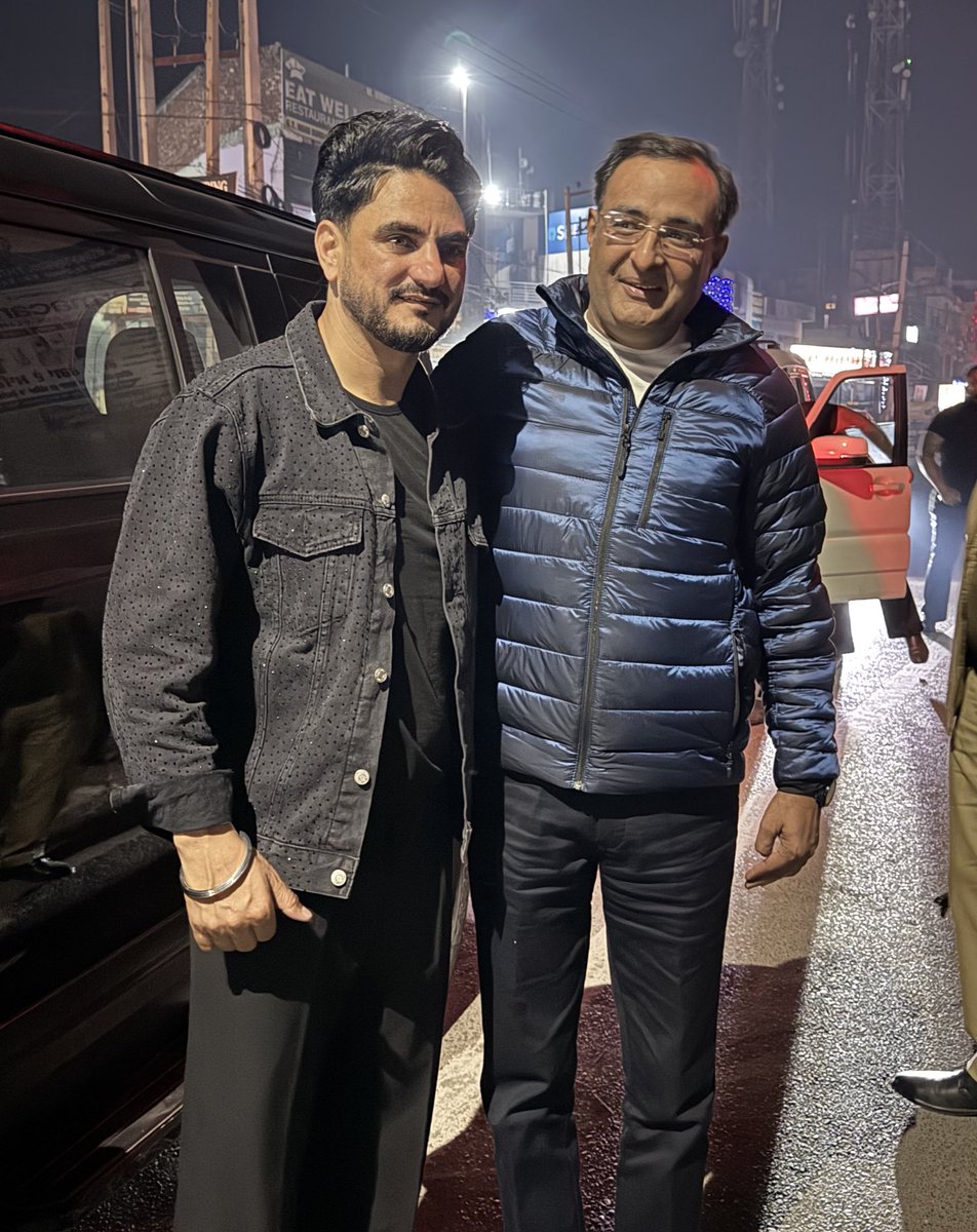 Fortunately, sometimes we meet persons having golden heart dear <a href="/KulwinderBilla1/">Kulwinder Billa</a>  

🫡❤️
#HappyLohri2025