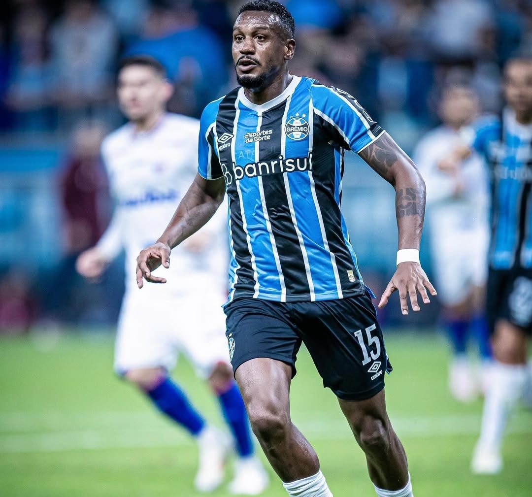 Gol do Super ED.

4x0 

QUE JOGO ABSURDO DO HOMI